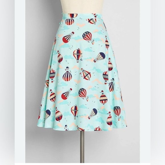 Royal Monk Feels Like Soaring Wrap Skirt in Blue Hot Air Ballon Size Small - Picture 3 of 10